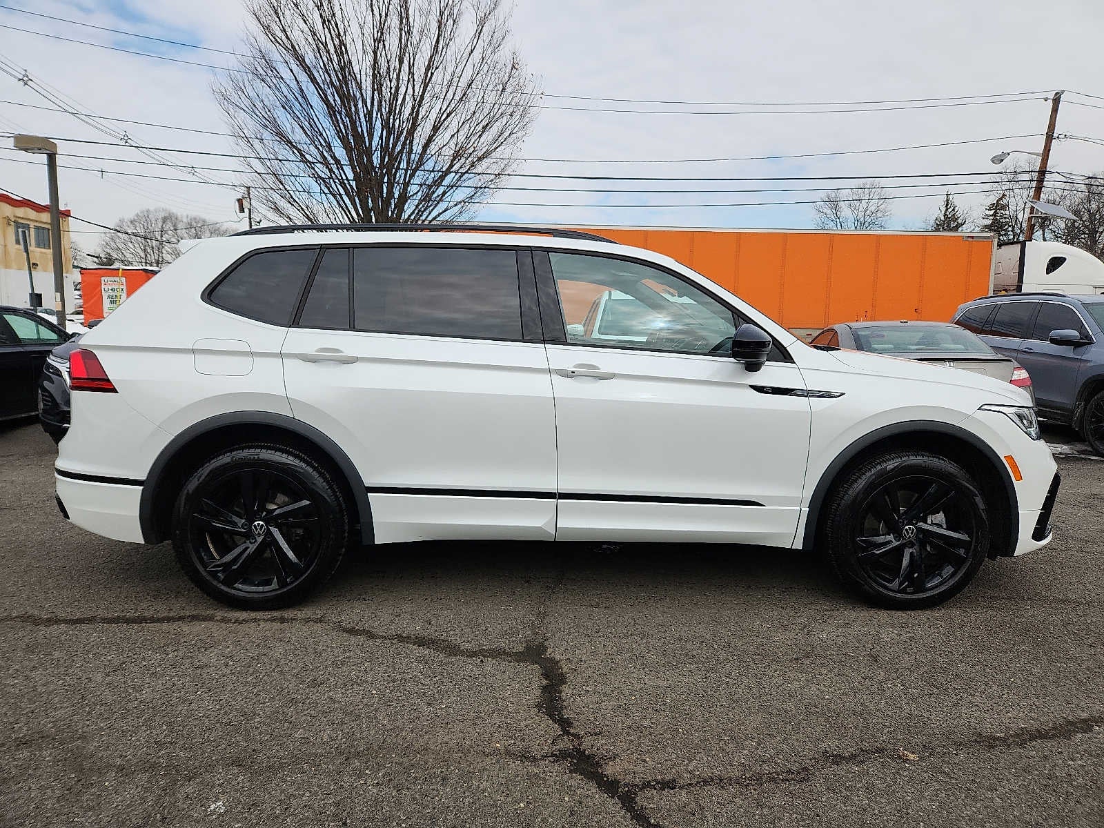 2024 Volkswagen Tiguan SE R-Line Black